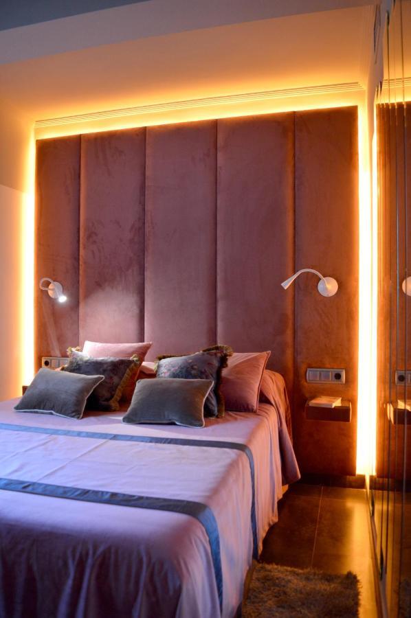On Suites Sevilla Apartments Designed For Adults ภายนอก รูปภาพ