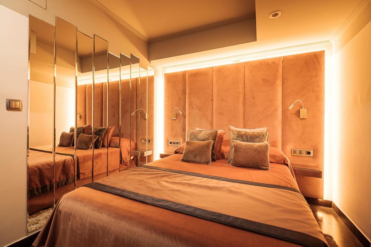 On Suites Sevilla Apartments Designed For Adults ภายนอก รูปภาพ